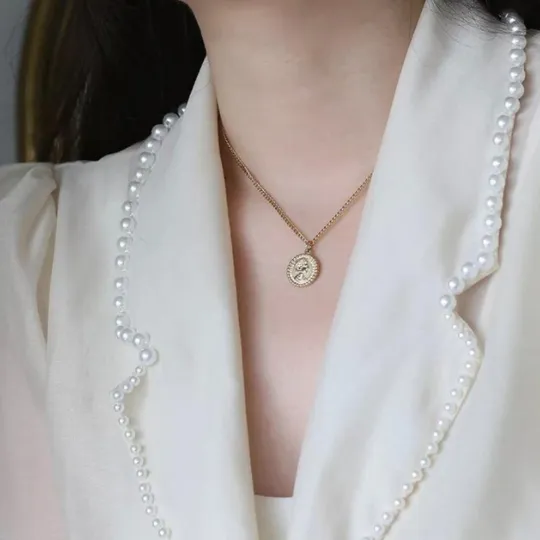 14K Gold-Filled Elizabeth Pendant Necklace