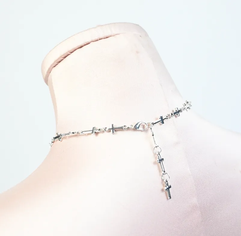 Cross choker