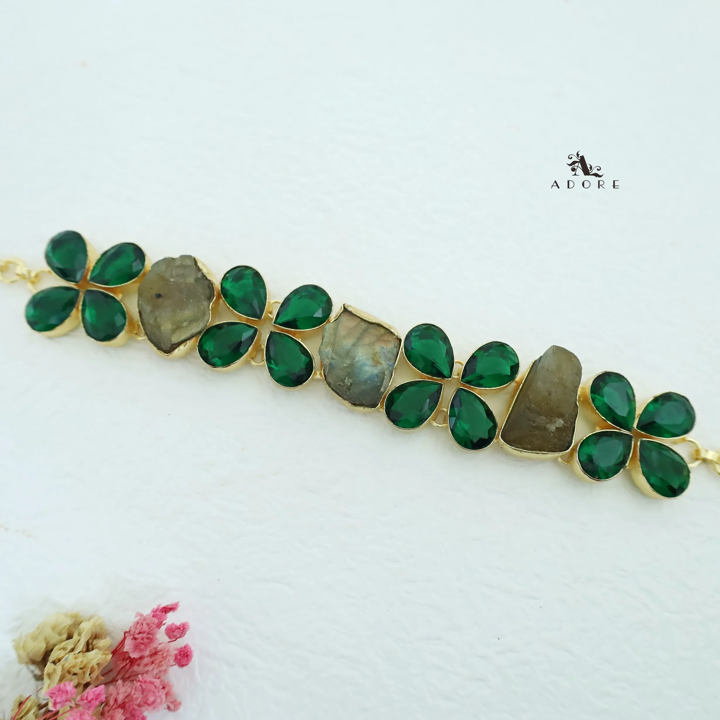 Dahlia Raw Glossy Stone Choker