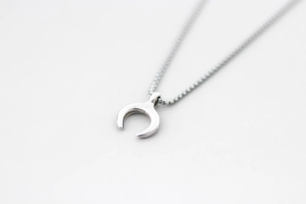 Double horn necklace for men, men's crescent moon necklace on a Rolo chain, silver pendant, gift for him, mens jewelry