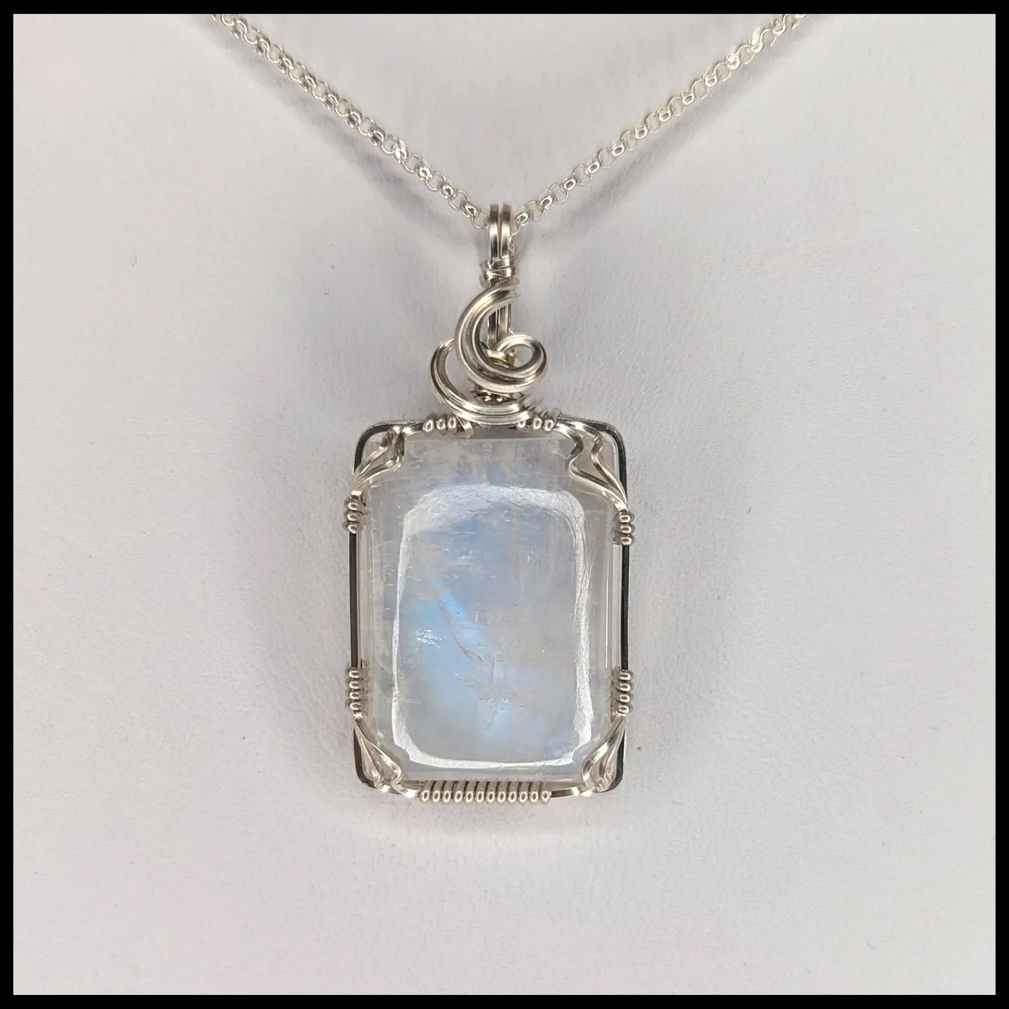 FAS311jd Rainbow Moonstone Pendant