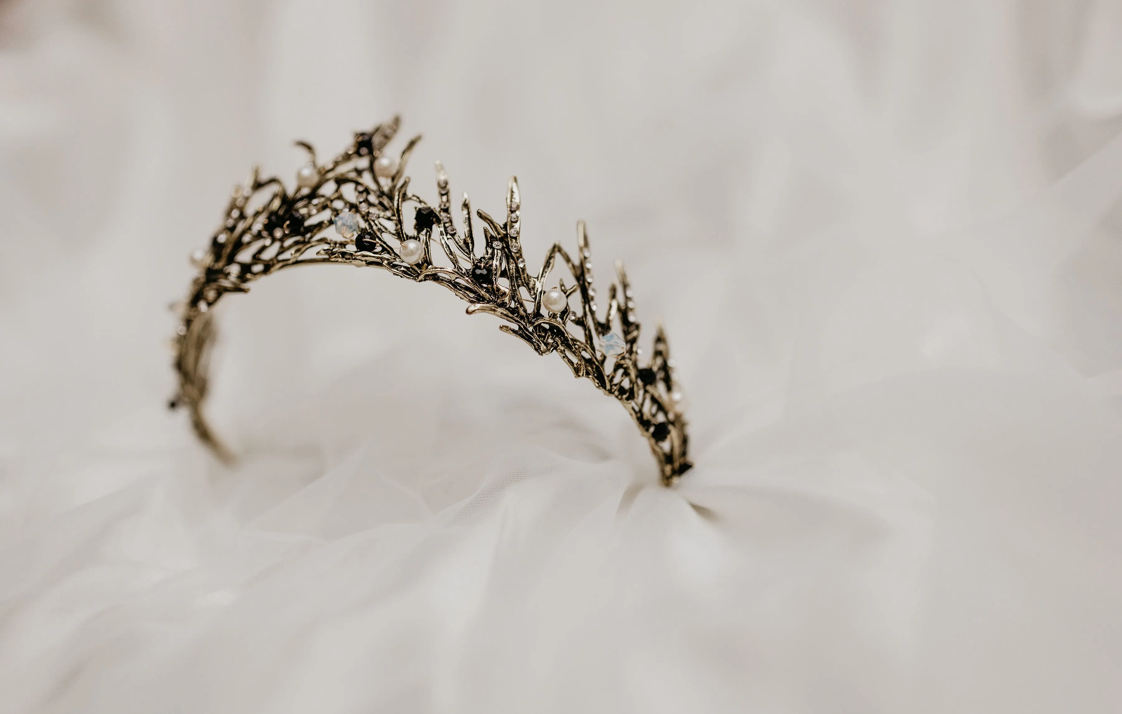 Gilda’s Tiara in Antique Gold/ Bronze