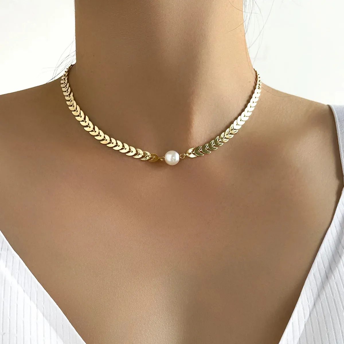 New Beads Women's Neck Chain Kpop Pearl Choker Necklace Gold Color Goth Chocker Jewelry On The Neck Pendant 2022 Collar For Girl