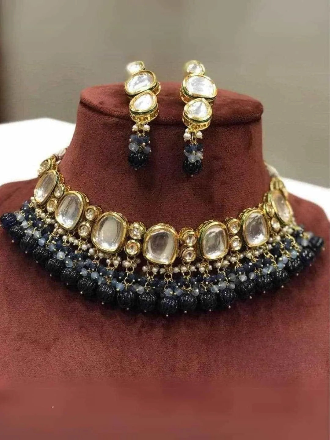 Oval Kundan Choker Necklace Set