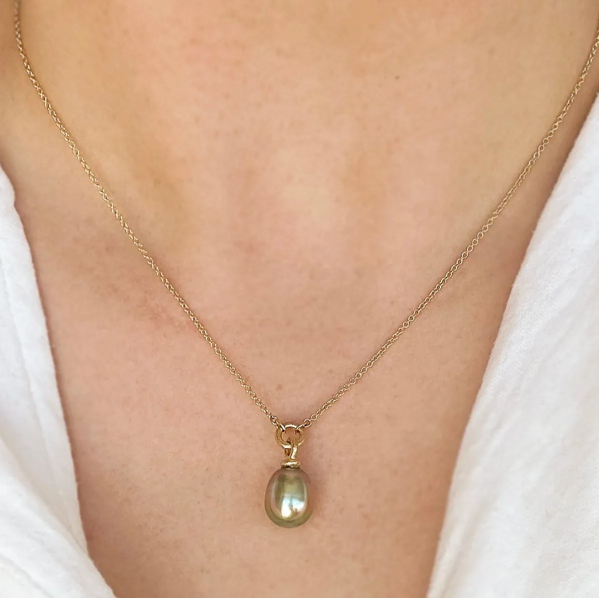 Pistachio Tahitian Pearl Yellow Gold Necklace - "Arcoíris"