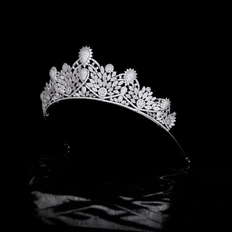 Pretty Wedding Tiara,Crystal Bride Tiaras for Bride,Prom,Party Head Accessories, Gatherings Hair Accessories for Women