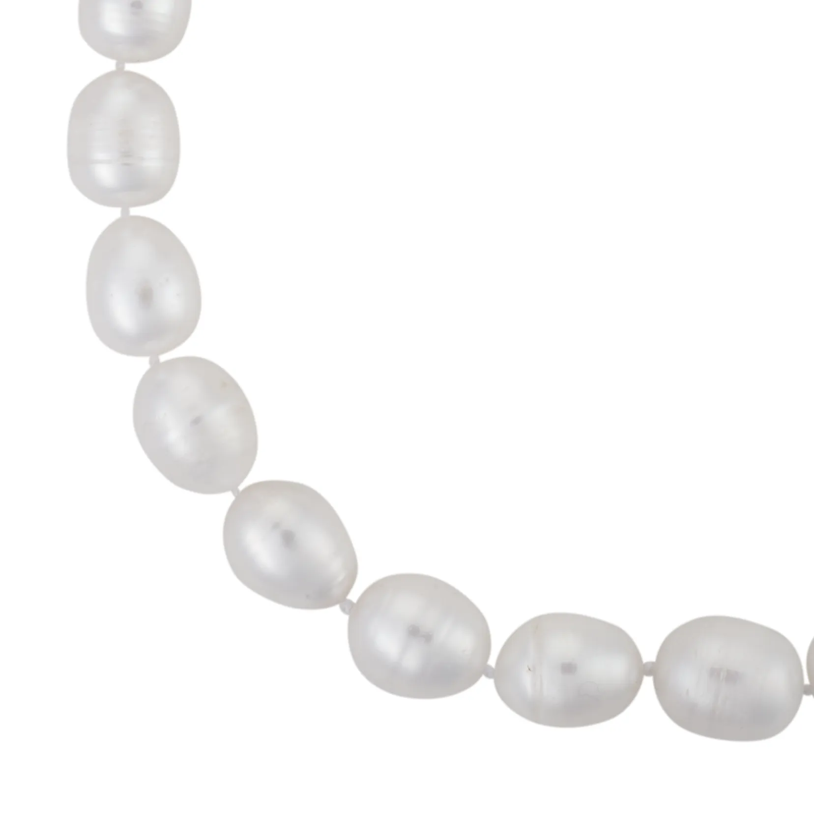 Single-strand baroque pearl necklace