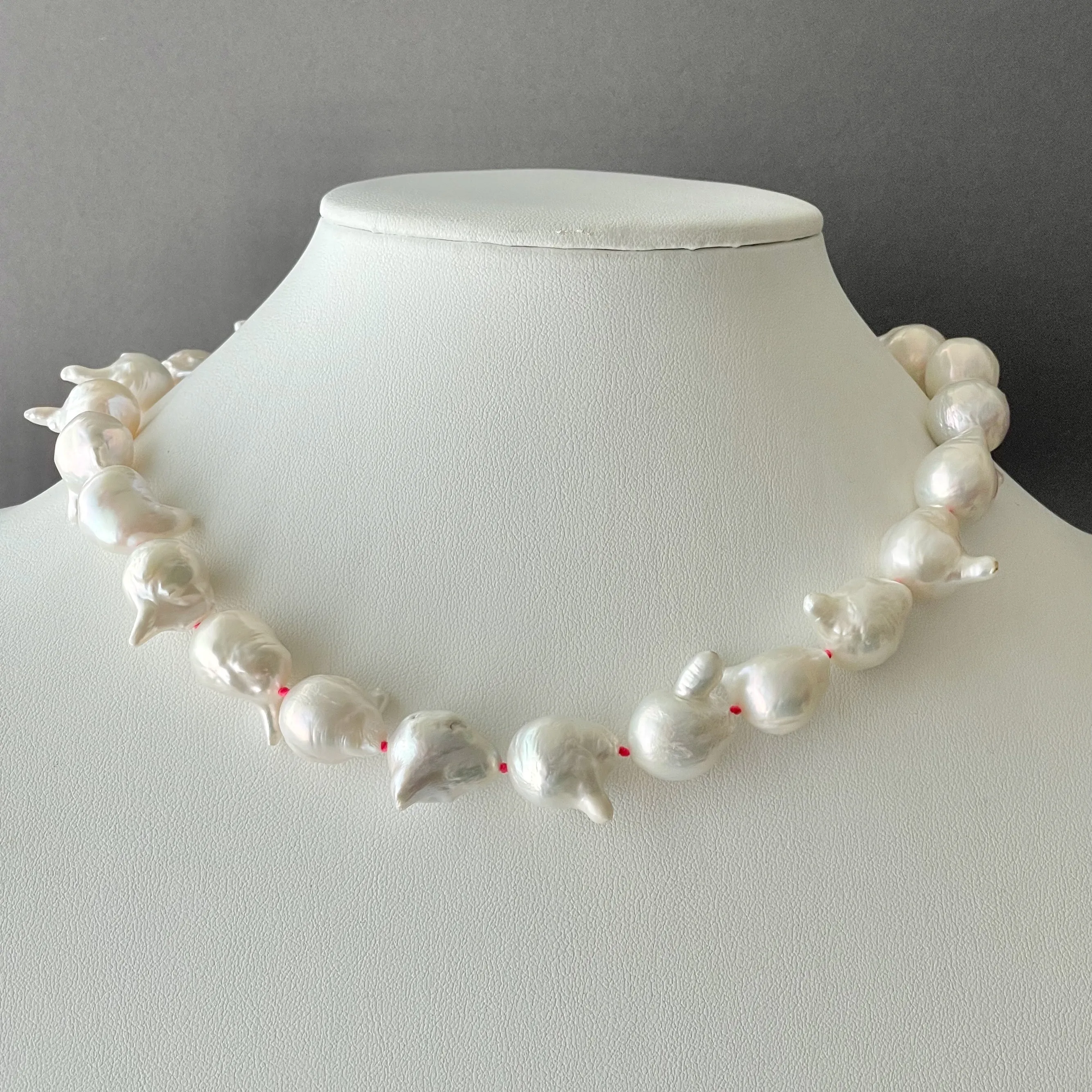 the ultimate in funky pearls necklace