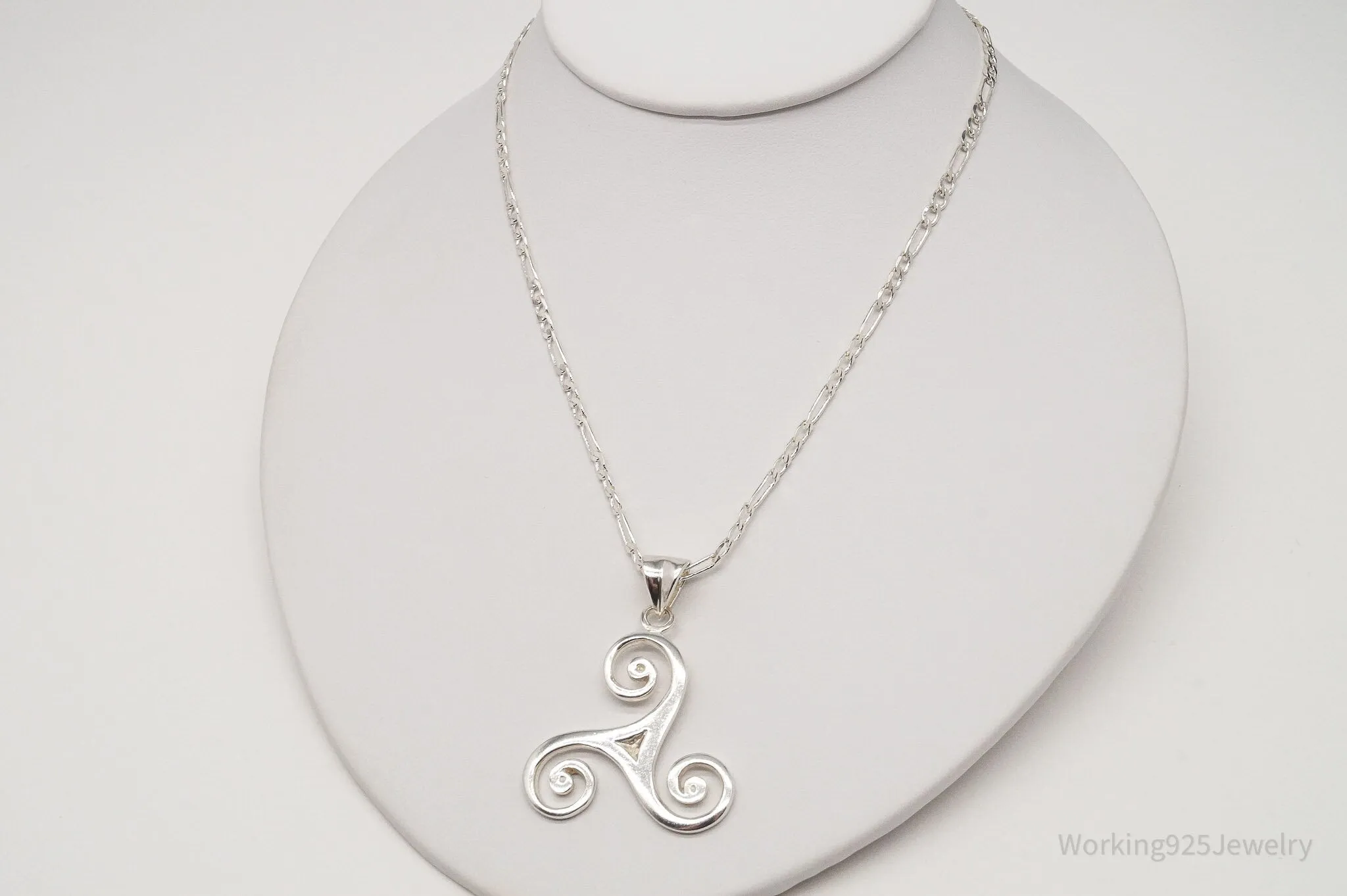 Vintage Celtic Triskele Knot Sterling Silver Necklace 15.75"