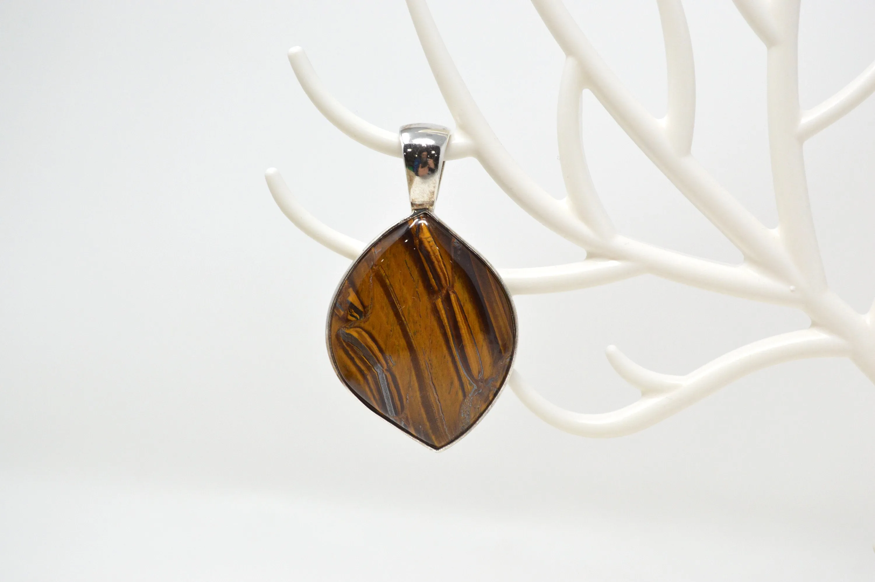 Vintage Designer Whitney Kelly WK Tigers Eye Sterling Silver Necklace Pendant